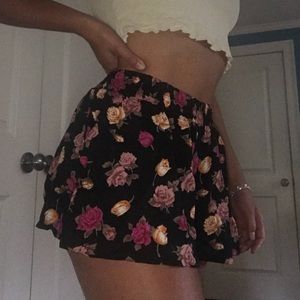 Flowery flowy shorts